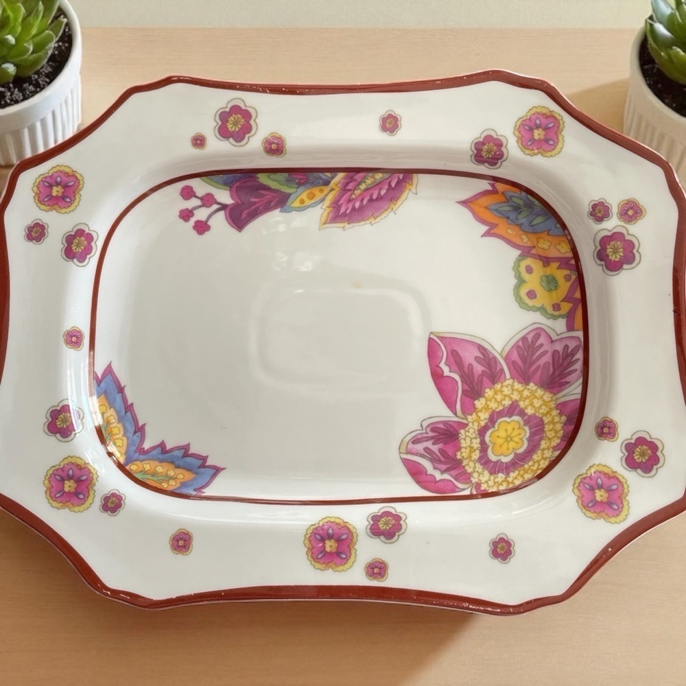 Baum serving platter, Full Bloom pattern, no issues, other than scratches on rim